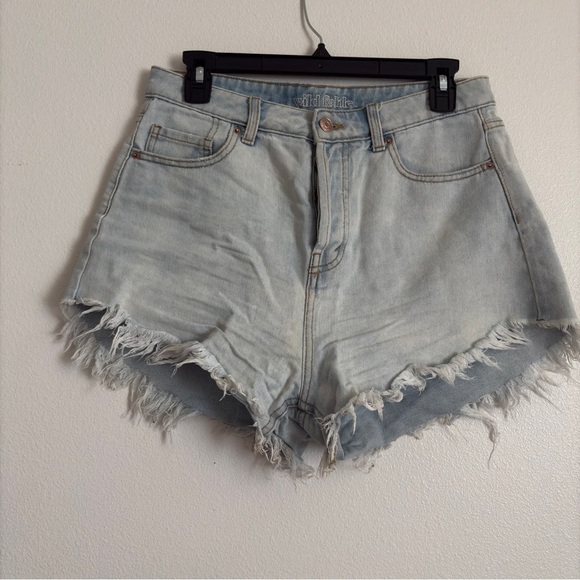 wild fable Pants - Wild Fable Size 6 Women’s Light Blue Wash High Rise Denim Shorts Size 6